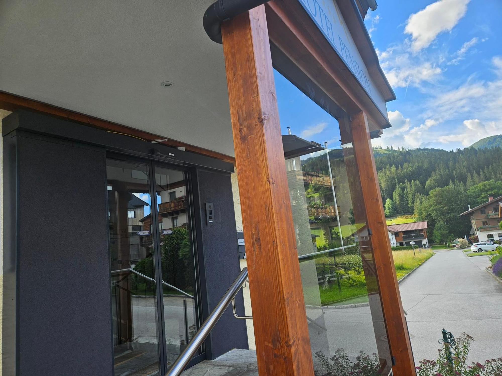Oberauer Wagrain - Die Eco Familien Hotelpension B&B Eksteriør billede