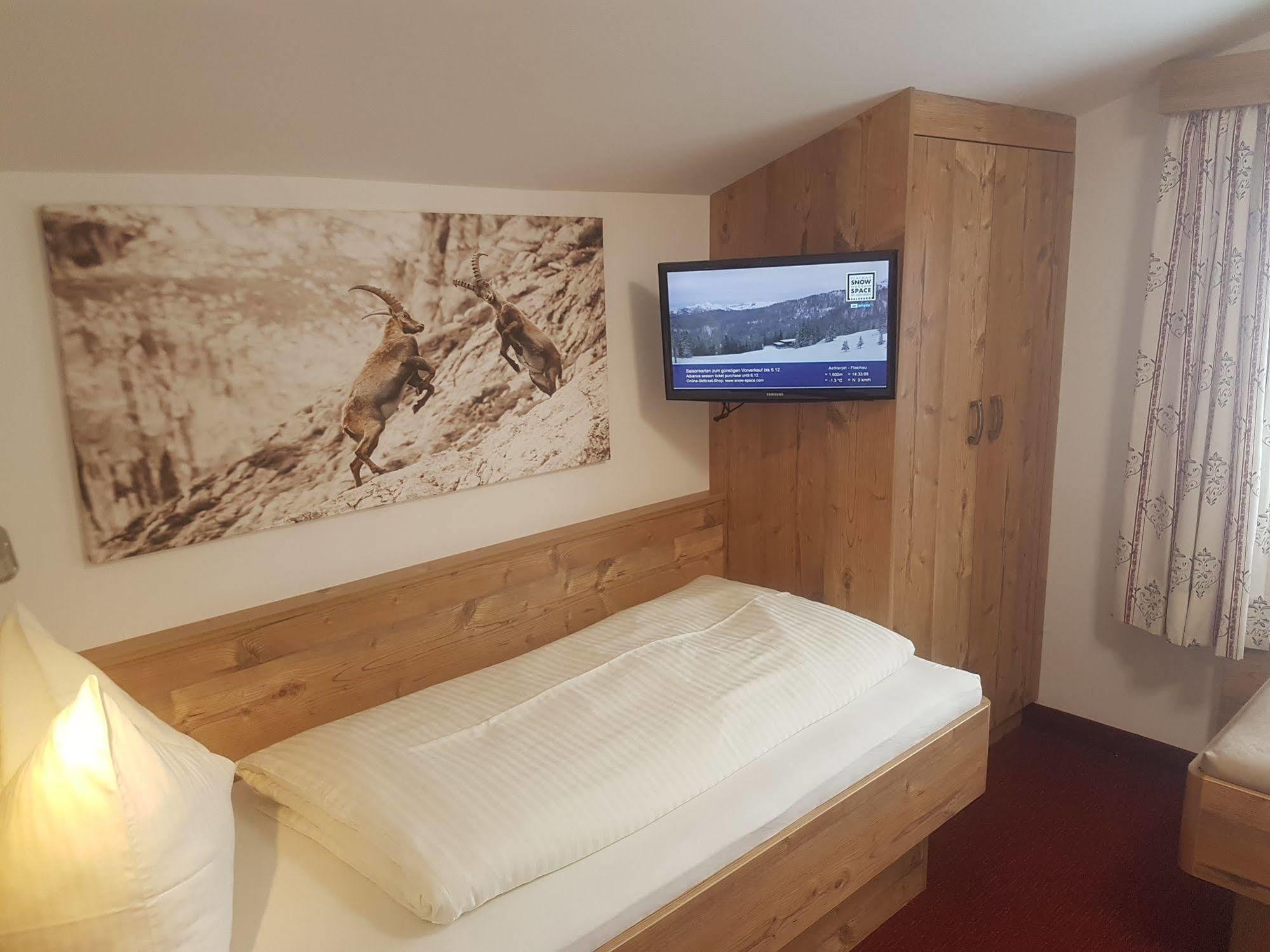 Oberauer Wagrain - Die Eco Familien Hotelpension B&B Eksteriør billede