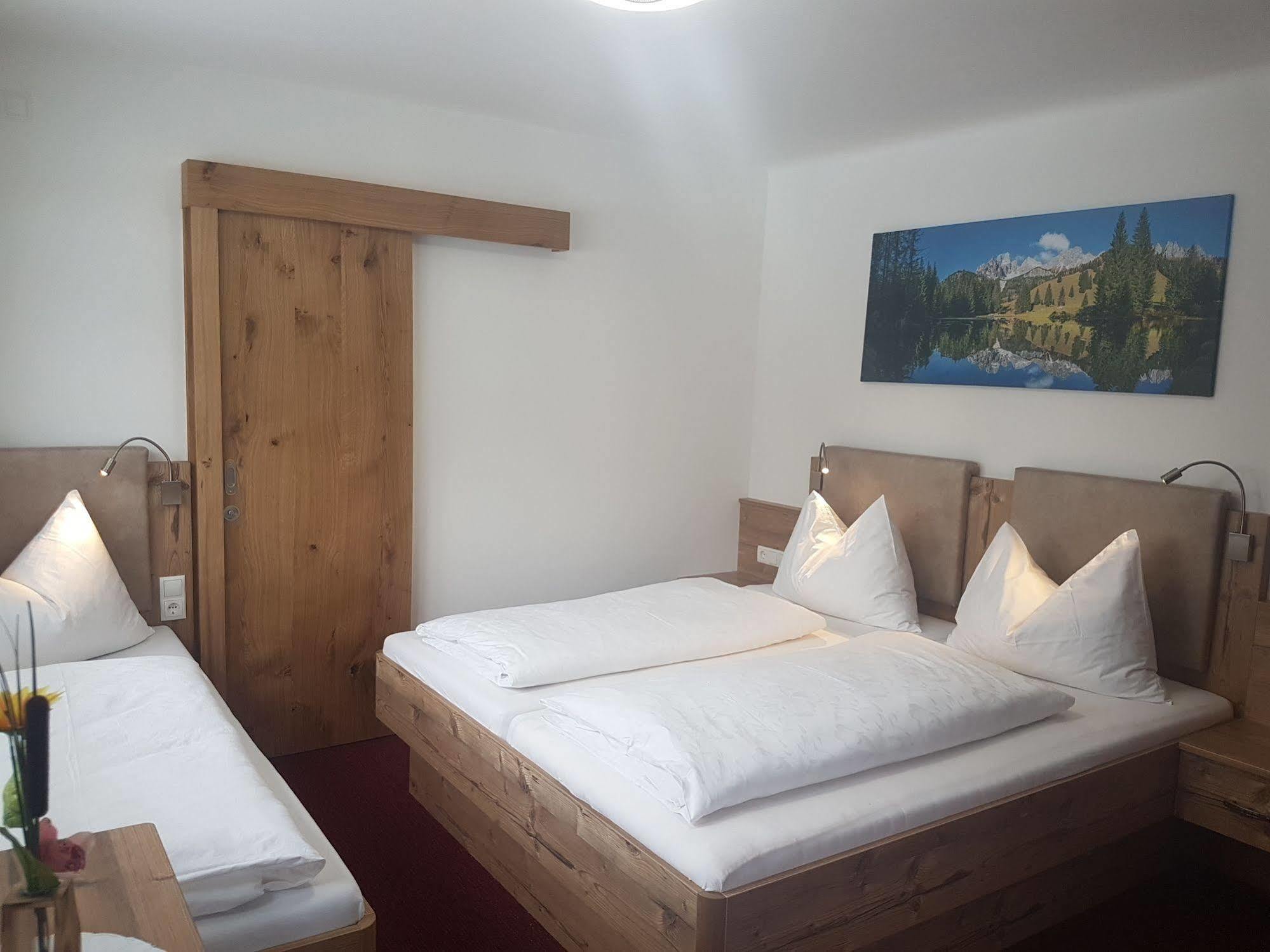 Oberauer Wagrain - Die Eco Familien Hotelpension B&B Eksteriør billede
