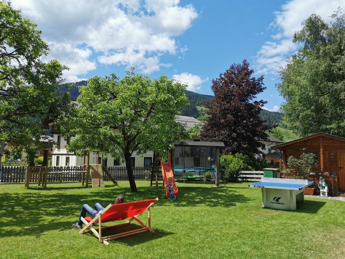 Oberauer Wagrain - Die Eco Familien Hotelpension B&B Eksteriør billede